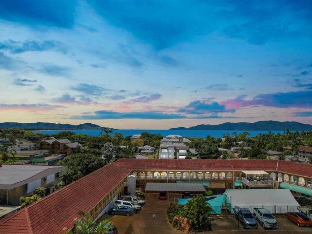 Luxury Coastal Living with Panoramic Bay Views