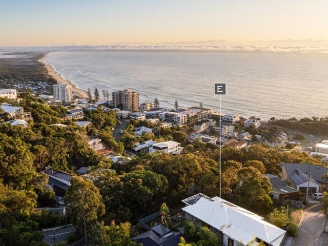 Luxury Coastal Living with Panoramic Ocean Views