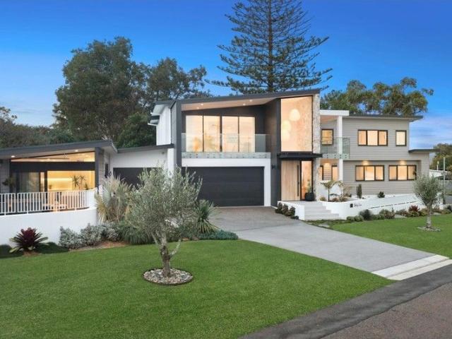 Luxury Coastal Living with Self Contained Secondary Dwelling