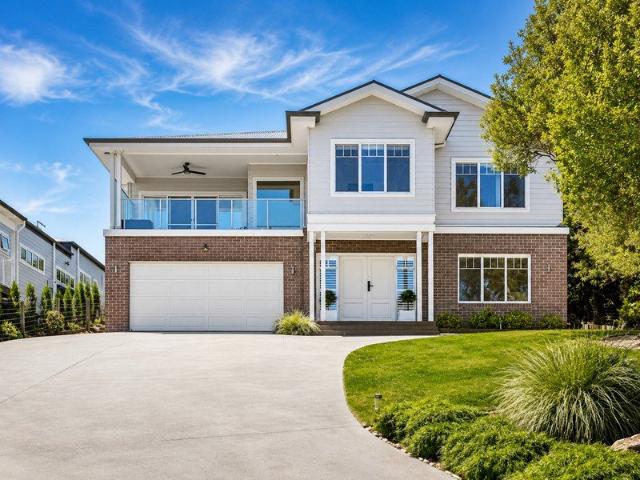 Hamptons Elegance with Sweeping Port Phillip Bay Views