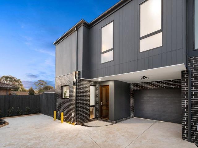 Luxury Completed Townhouse Living in Carnegie with Premium Family Spaces!