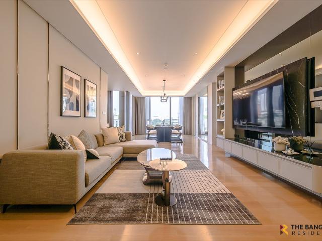 Luxury Condo, Baan Sindhorn Prime location near BTS Chidlom