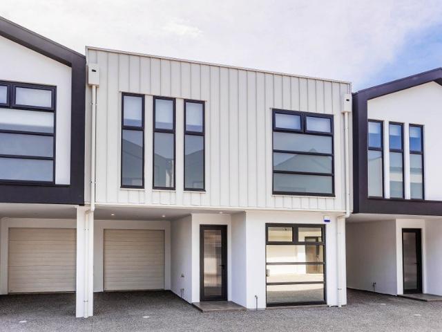 Luxury Contemporary Two Storey Living in a Secure Group