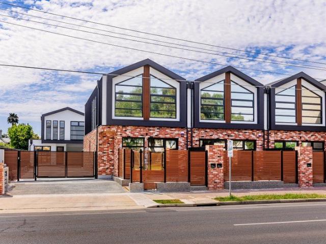 Luxury Contemporary Two Storey Living in a Secure Group