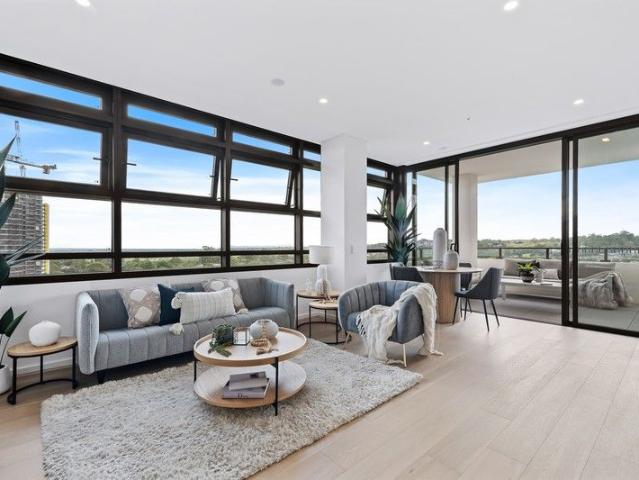 Luxury, Convenience & Uninterrupted Views