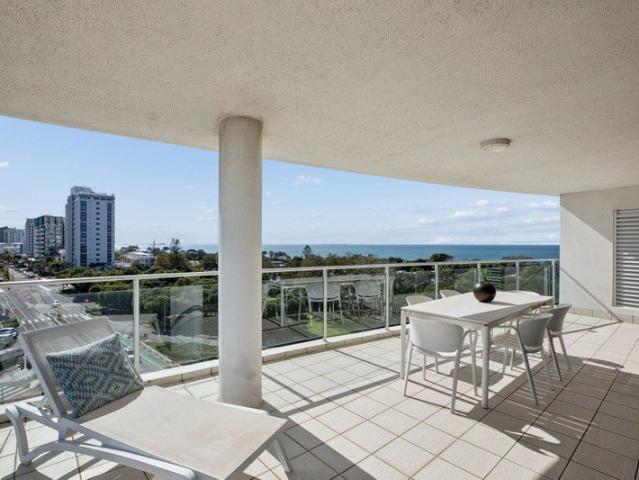 Luxury Corner Apartment with Wrap Around Balcony & Spectacular Views in the Heart of Maroochydore