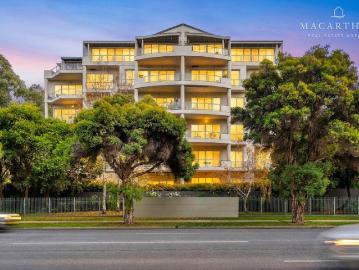 Luxury CBD Living with Resort Style Amenities