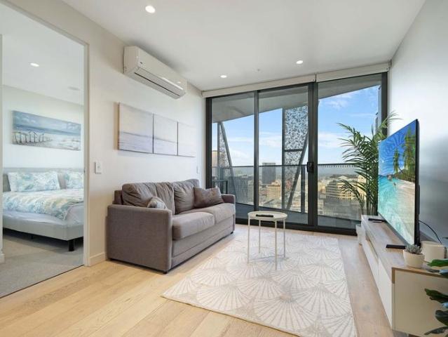 Luxury CBD Living at Realm Adelaide