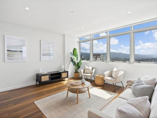 Luxury CBD Living | Ocean Views & Resort Style Amenities