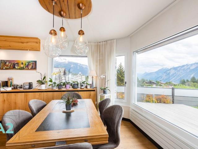 Luxury chalet with 9 rooms, outdoor pool and sauna