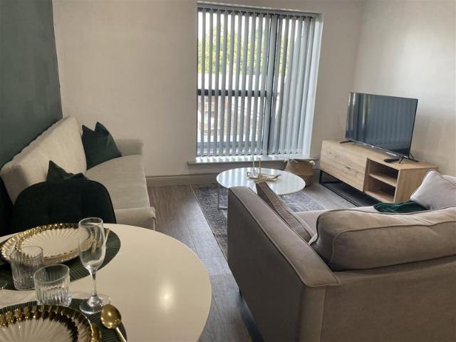 Luxury City Centre 1 Bedroom Flat Immediate Let