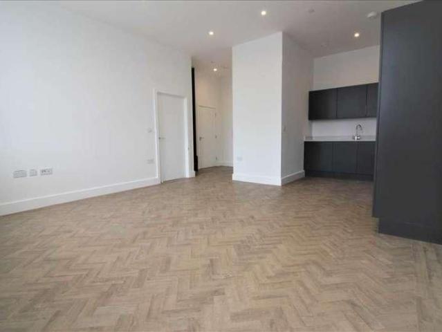 Luxury City Centre Apartment, CM1