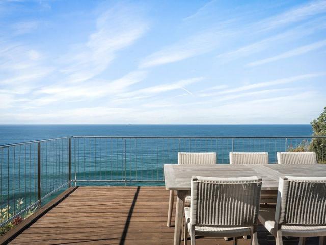 Luxury Cliffside Retreat with Endless Ocean Views