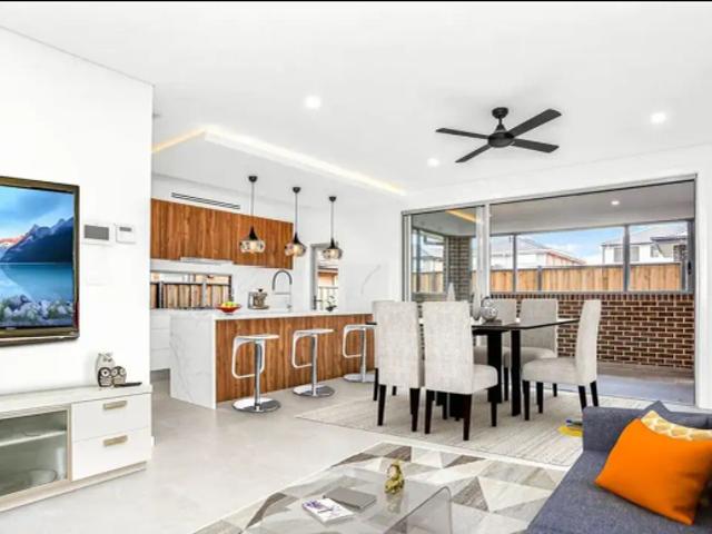 LUXURY AND MODERN LIVING!