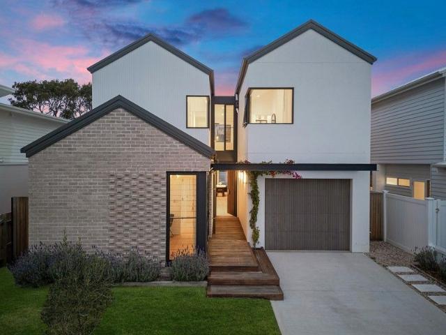 Luxury and lifestyle just 300 metres to the beach