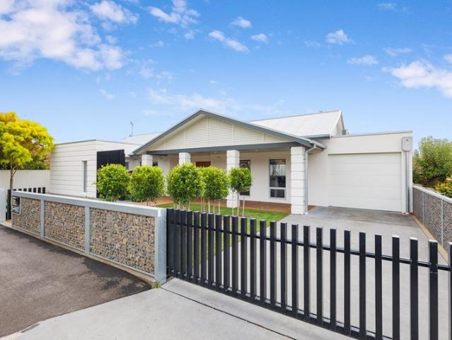 Luxury and Sophisticated Living in Central Mt Gambier