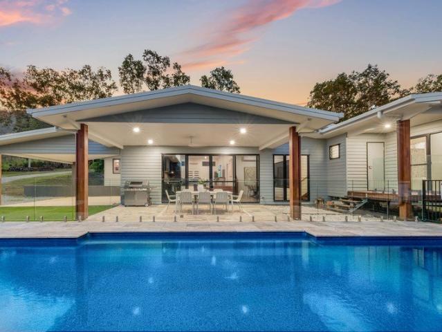 Luxury Acreage Living Redefined Contemporary Elegance on Five Peaceful Acres