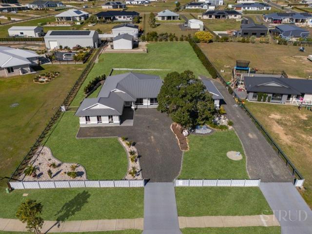Luxury Acreage Living Without Compromise