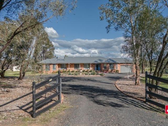 LUXURY ACREAGE, PERFECTLY REIMAGINED