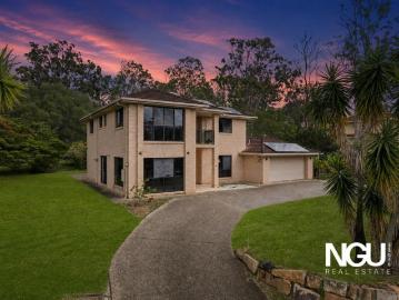 Luxury Acreage Residence on 4,000m² Spacious Double Storey Living in New Beith!