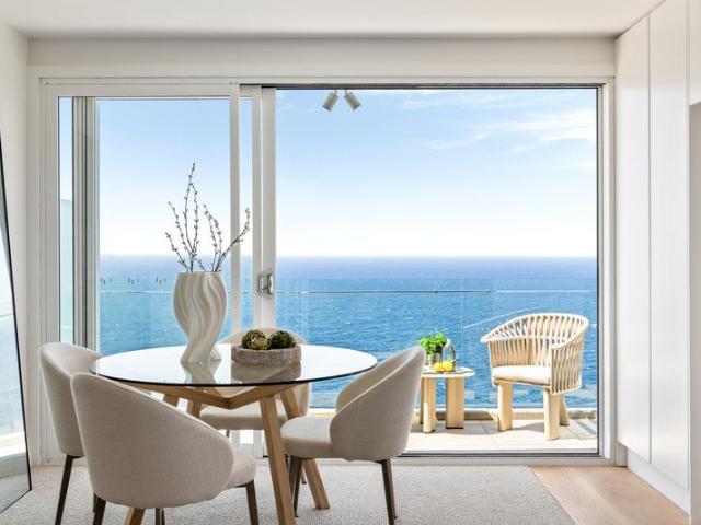 Luxury Apartment, Magnificent Uninterrupted Ocean & Coastline Views, DA Approved Rooftop Terrace