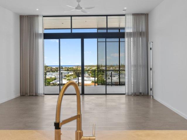 LUXURY APARTMENT AT THE COVE, COMINO. ELEVATED COASTAL ELEGANCE