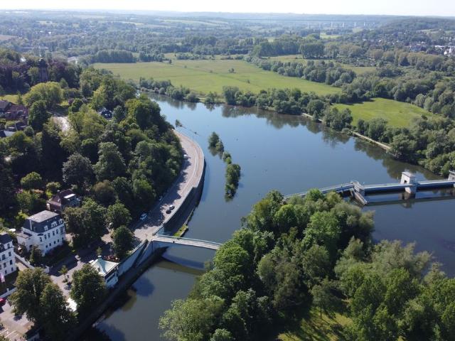 Luxury apartment at the Ruhr River bank in Mülheim an der Ruhr's best location, Mulheim an der Ruhr Amsterdam Apartments for Rent