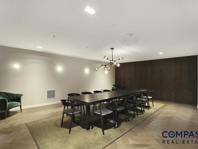 Luxury Apartment Available Now!