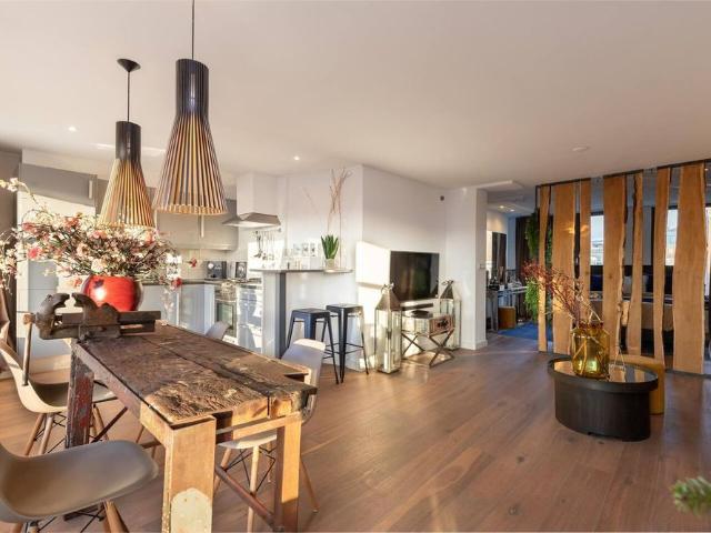 Luxury Apartment Canal District