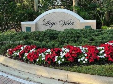 Luxury apartment complex for rent in Coconut Creek, Florida