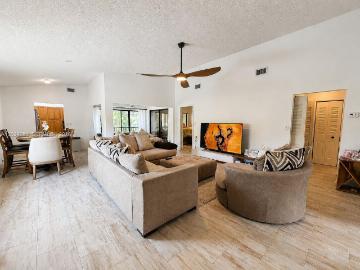 Luxury apartment complex for rent in Coral Springs, United States