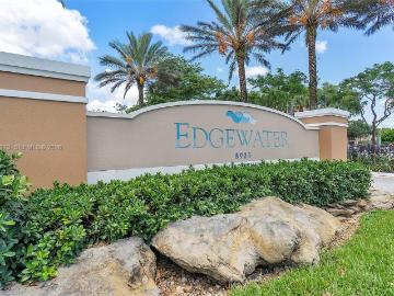 Luxury apartment complex for rent in Coral Springs, Florida