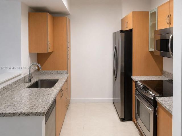 Luxury apartment complex for rent in Aventura, Florida