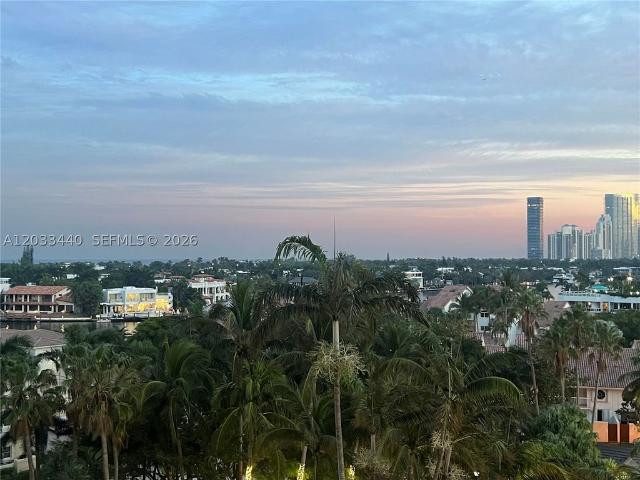 Luxury apartment complex for rent in Aventura, Florida