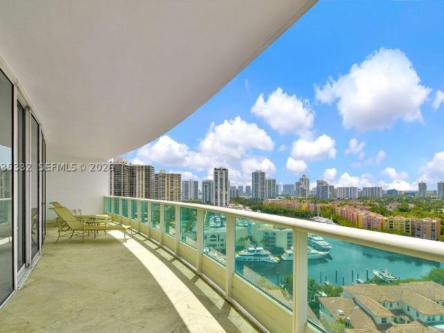 Luxury apartment complex for rent in Aventura, United States