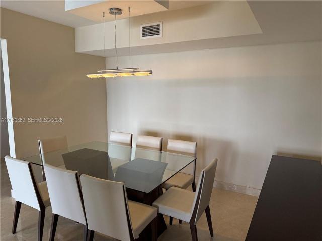 Luxury apartment complex for rent in Aventura, United States