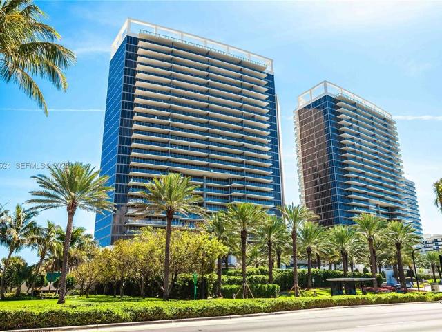Luxury apartment complex for rent in Bal Harbour, United States