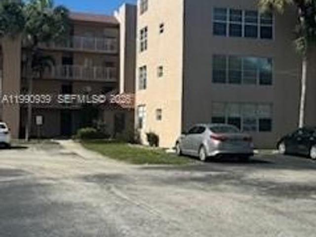 Luxury apartment complex for rent in Davie, Florida