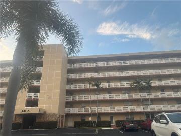 Luxury apartment complex for rent in Dania Beach, United States