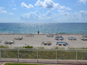 Luxury apartment complex for rent in Fort Lauderdale, United States
