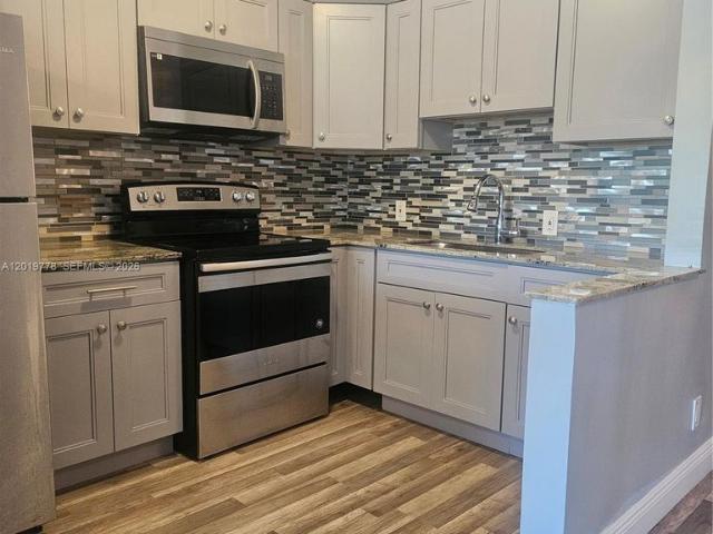 Luxury apartment complex for rent in Fort Lauderdale, United States
