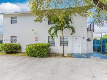 Luxury apartment complex for rent in Fort Lauderdale, United States