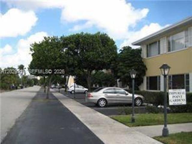 Luxury apartment complex for rent in Fort Lauderdale, United States