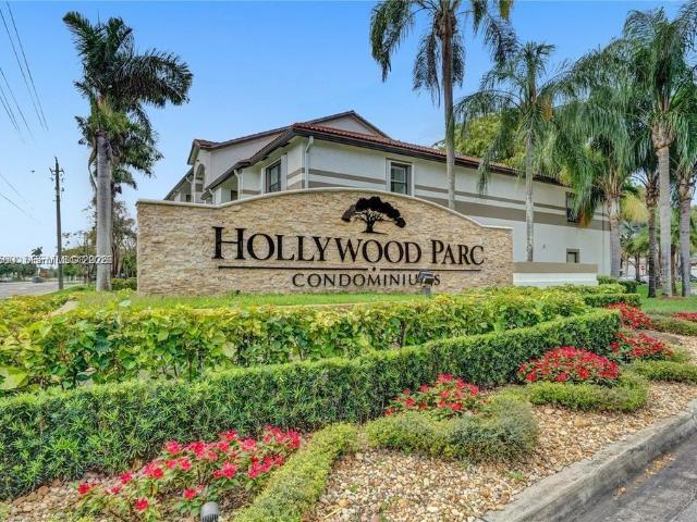 Luxury apartment complex for rent in Hollywood, Florida