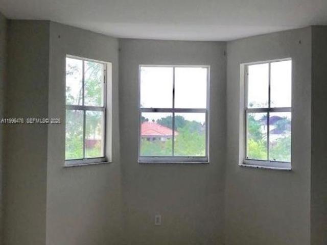 Luxury apartment complex for rent in Homestead, United States