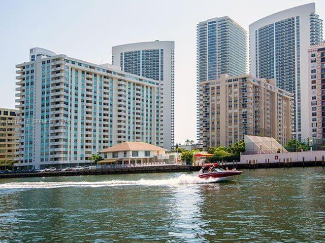 Luxury apartment complex for rent in Hallandale, United States