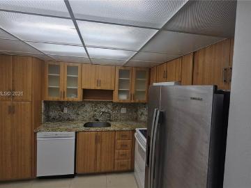 Luxury apartment complex for rent in Hallandale, Florida