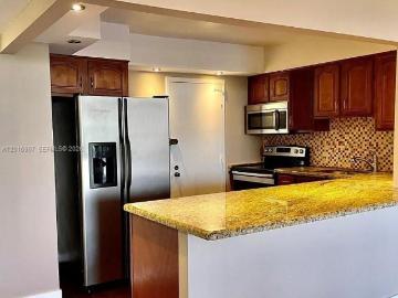 Luxury apartment complex for rent in Hallandale, Florida
