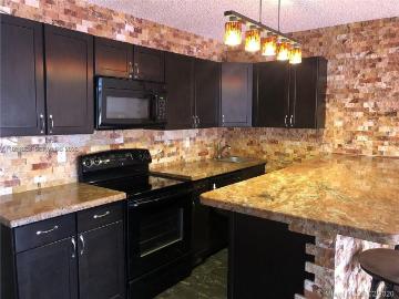 Luxury apartment complex for rent in Hallandale, Florida