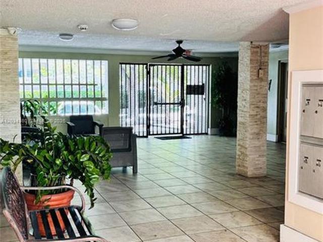 Luxury apartment complex for rent in Hialeah, United States